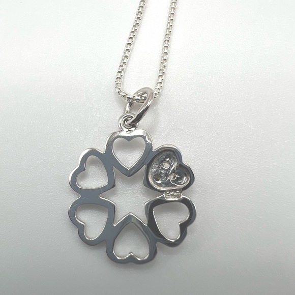 .925 Sterling Silver Heart Wreath Necklace with Cz Accents - Picture 11 of 15